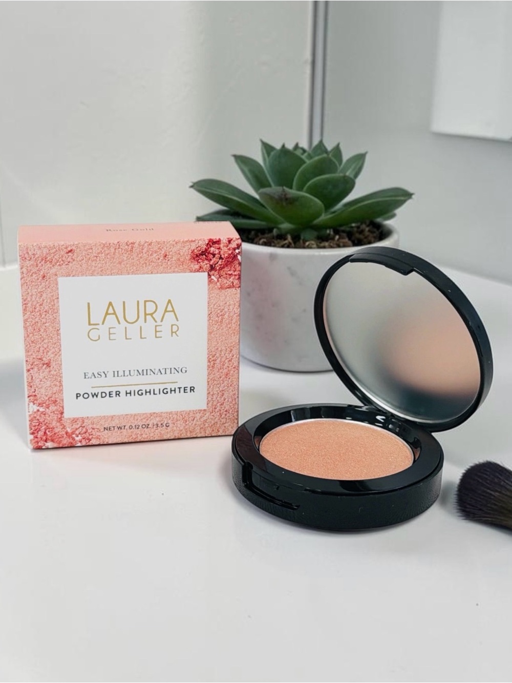 Laura Geller Easy Illuminating Powder Highlighter Rose Gold .12 oz
